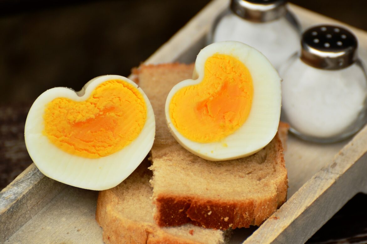 boiled-egg-bread-egg-160850-1170x779