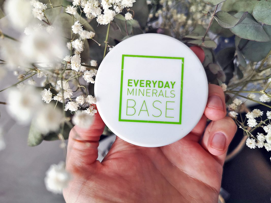 everyday-minerals-base-dareas-beauty