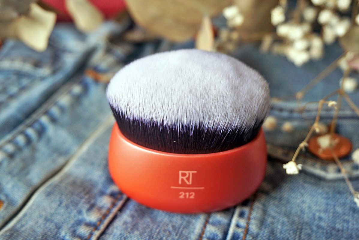 real-techniques-face-body-brush